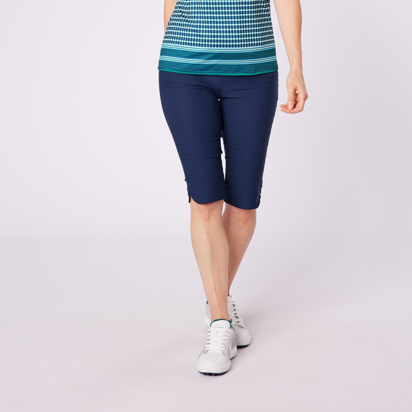 Swing Out Sister Ladies Pull-On Stretch City Shorts in Dark Navy