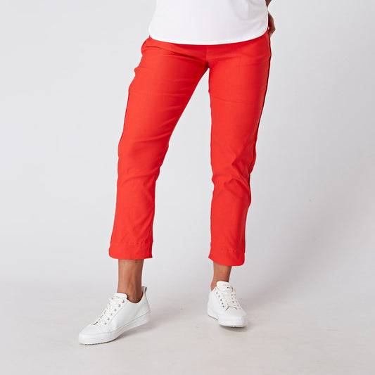Swing Out Sister Ladies Pull-On 7/8 Trousers in Luscious Red