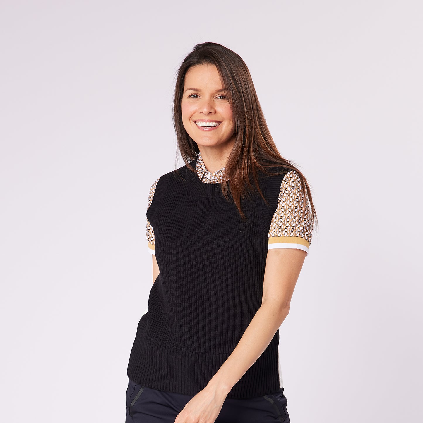 Swing Out Sister Ladies Crew Neck Knitted Sleeveless Sweater in Black & White