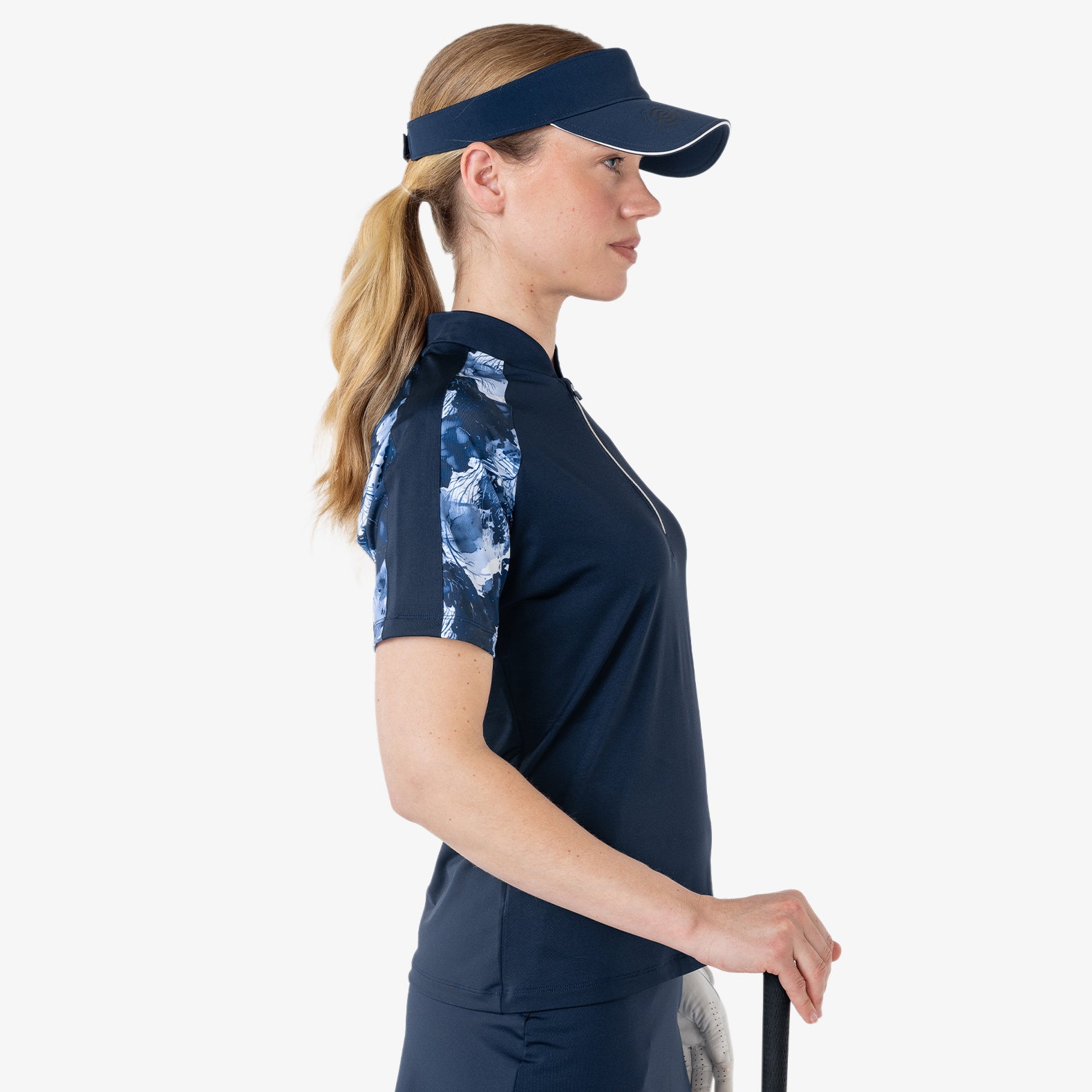 Galvin Green Ladies Zip-Neck Golf Polo with Contemporary Contrast Sleeve Design 