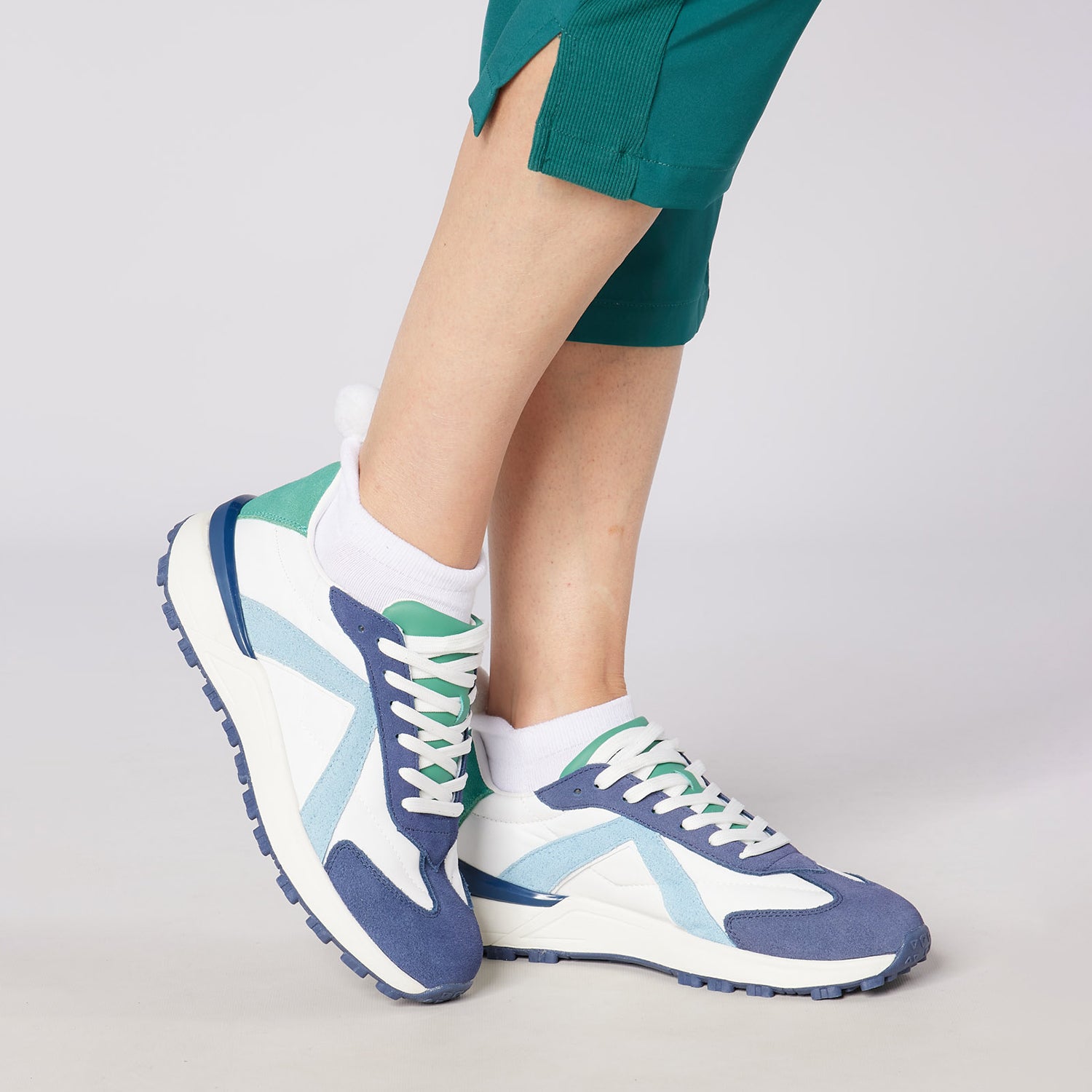 Swing Out Sister Ladies Spikeless Colour Block Golf Shoes