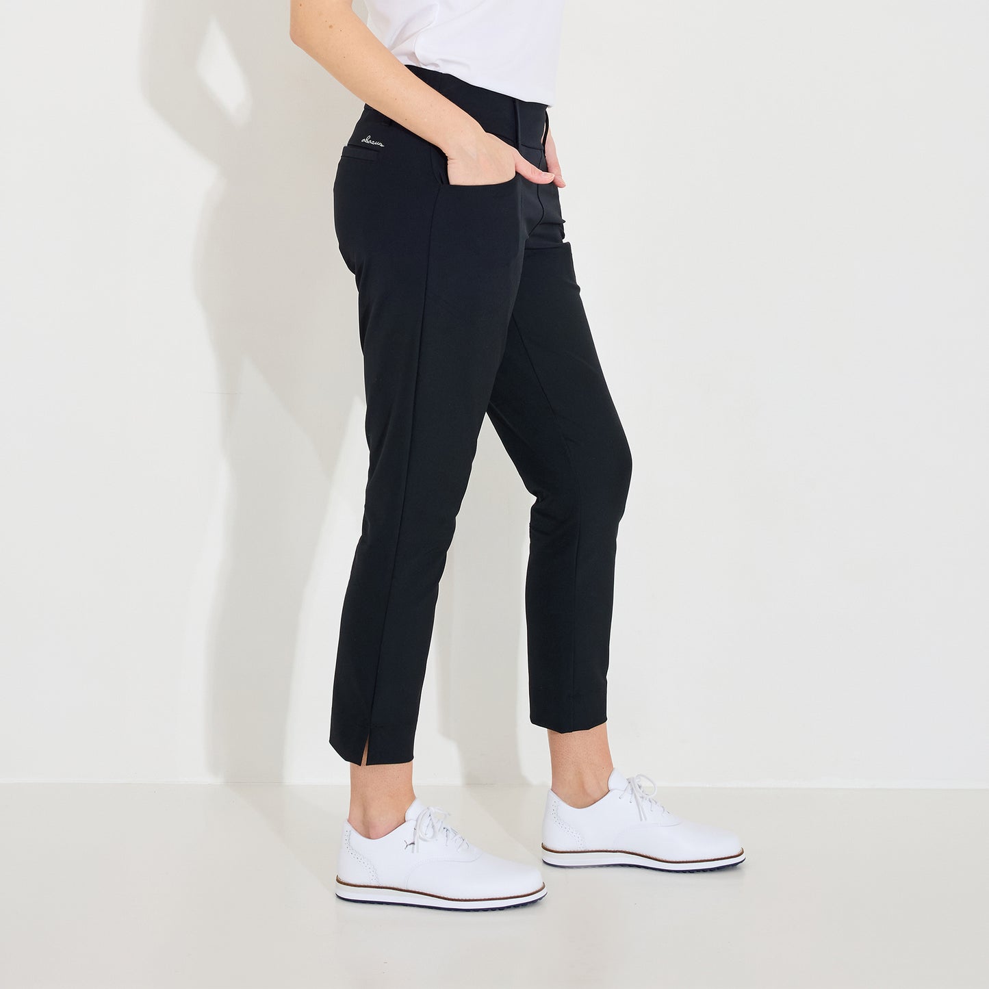 Abacus Ladies 7/8 Pull-On Trousers in Black- Effortless Style & Performance