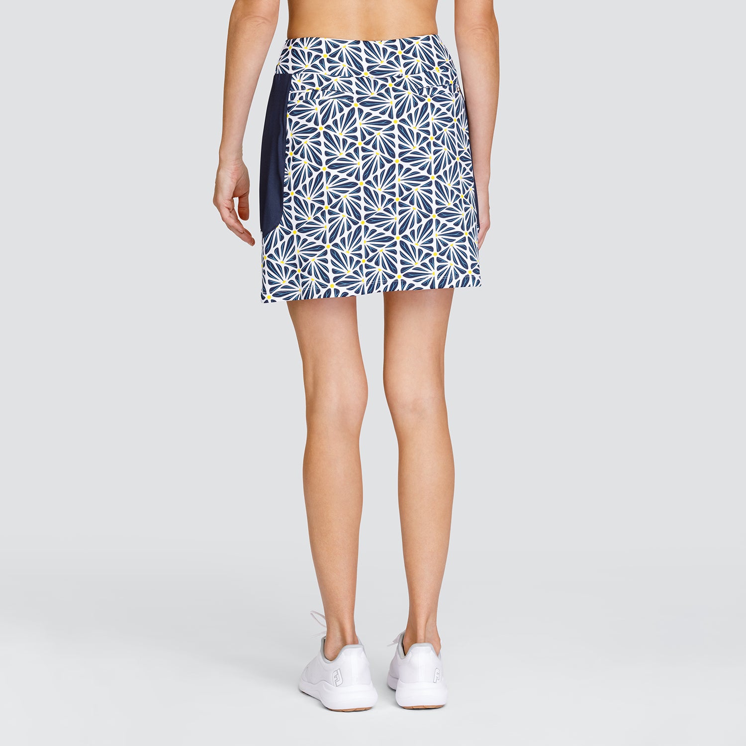 Tail Ladies Pull-On Skort in Geometric Print