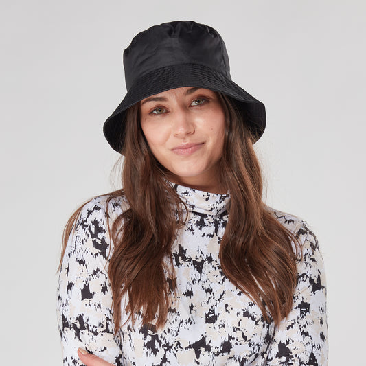 Swing out Sister Womens Packable Waterproof Hat in Black