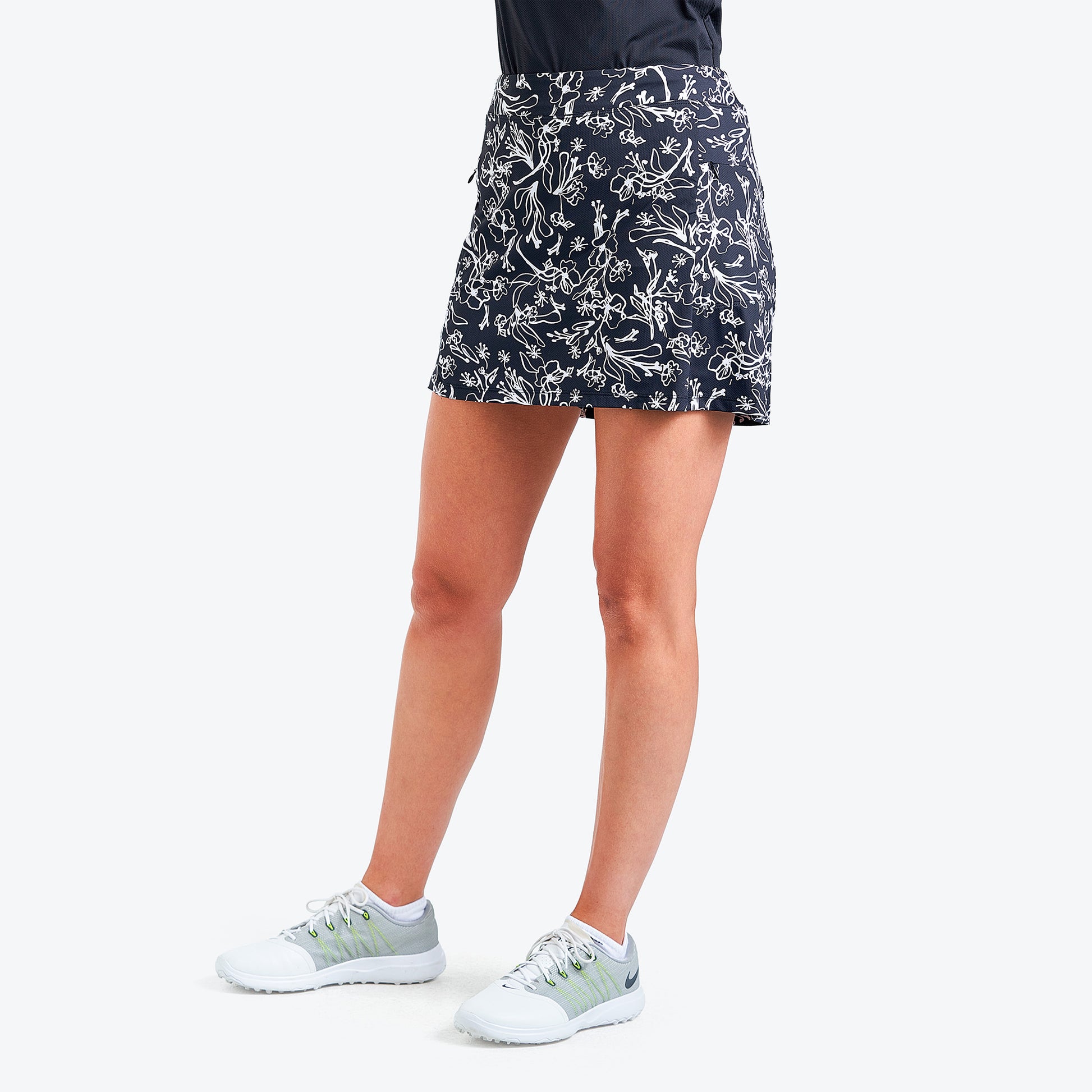 Nivo Ladies Livcool Pull-On Skort in Black & White Abstract Floral Print