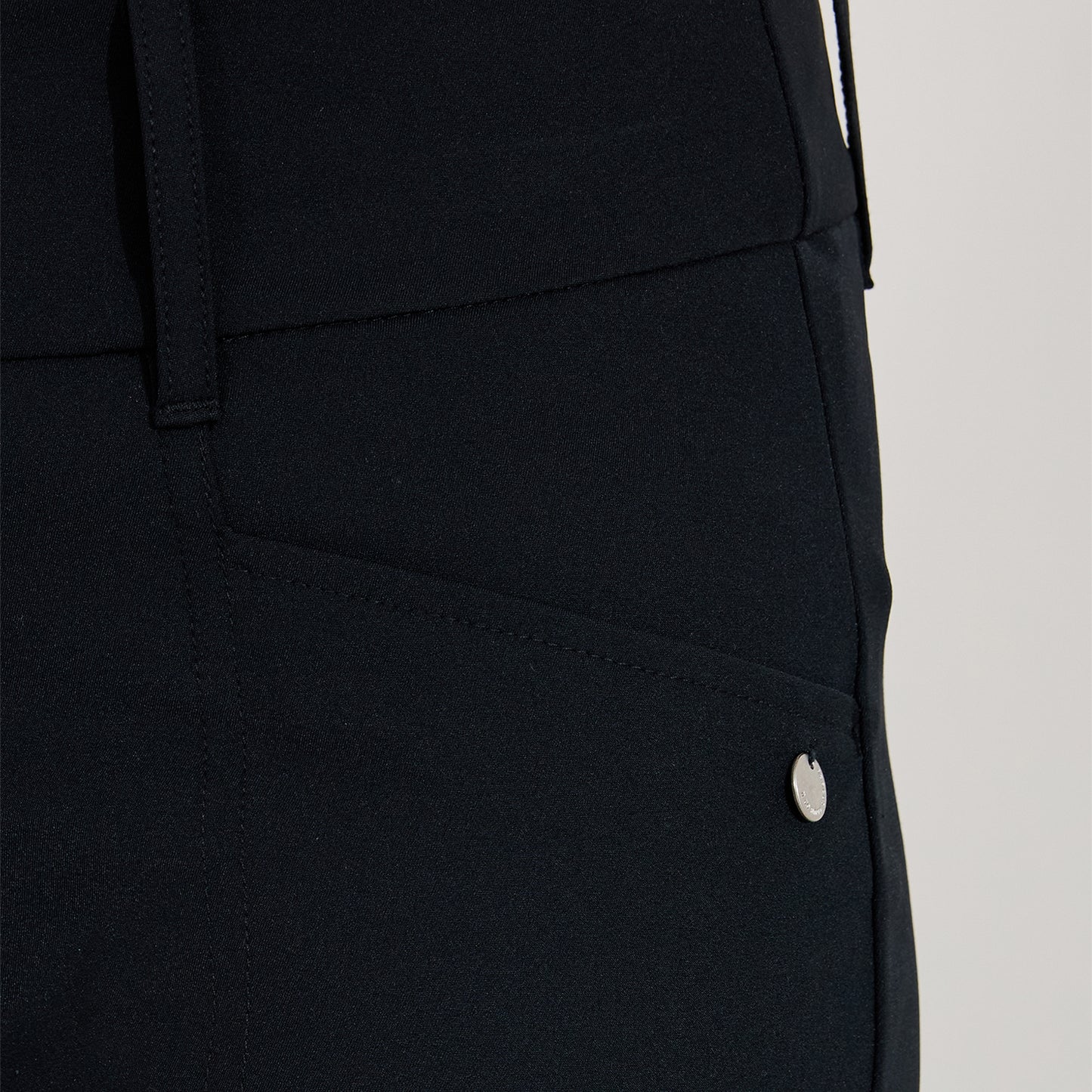 Abacus Ladies 7/8 Pull-On Trousers in Black- Effortless Style & Performance