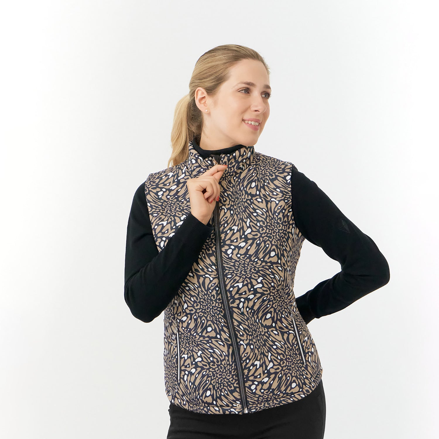 Pure Golf Ladies Reversible Gilet in Black & Wild Truffle