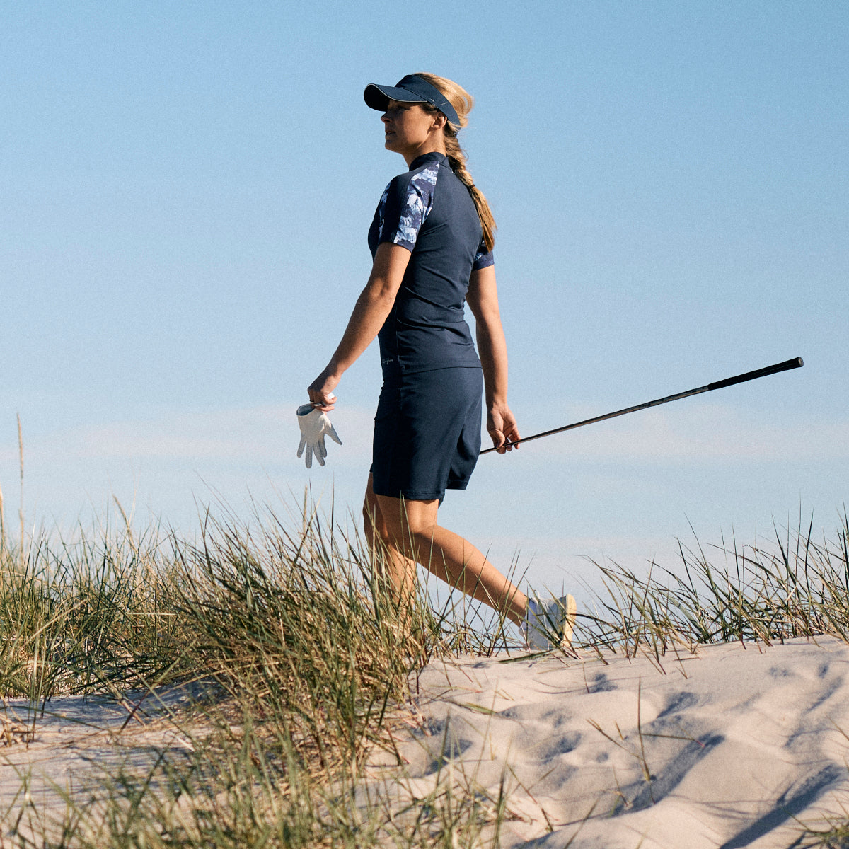 Galvin Green Ladies Zip-Neck Golf Polo with Contemporary Contrast Sleeve Design 