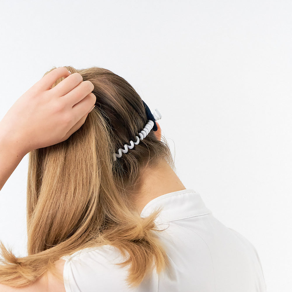 Telephone Wire Visor with Magnet & Ball Marker in Navy