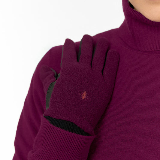 Pure Golf Ladies Glacier Pair of Polar Fleece Gloves in Morello Cherry