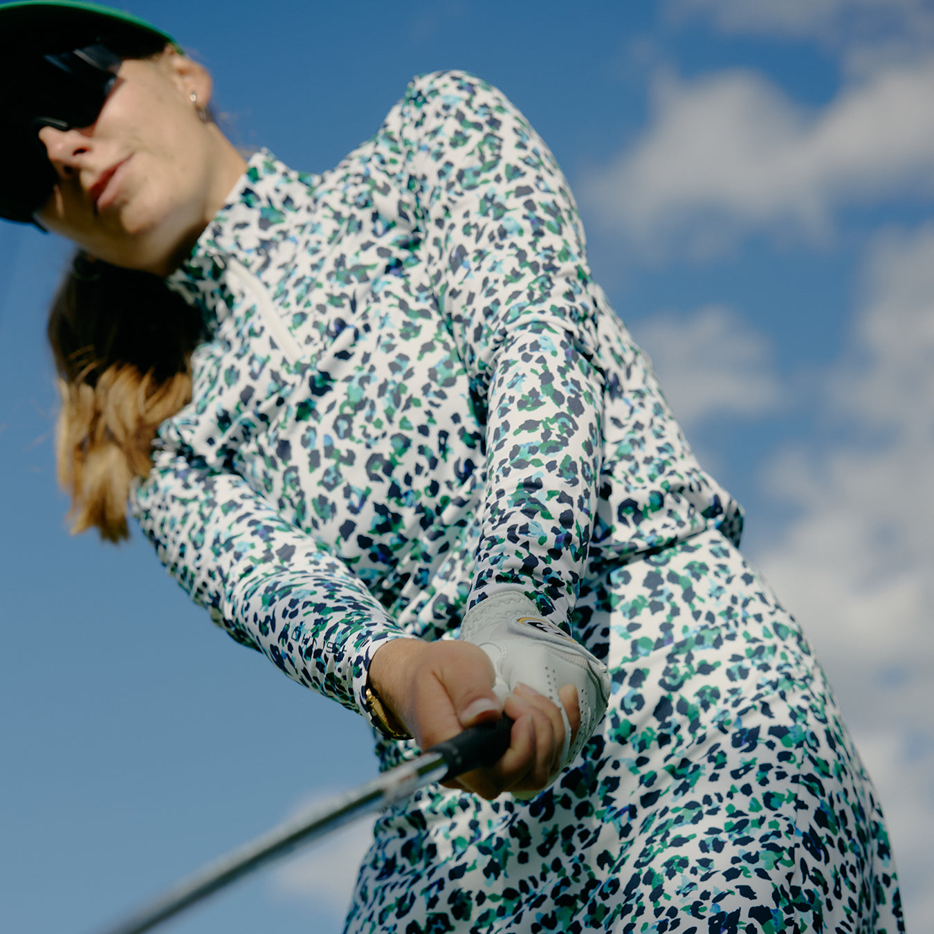 Röhnisch Ladies Elegant Zip Neck Stretch Top for Effortless Movement with Every Swing