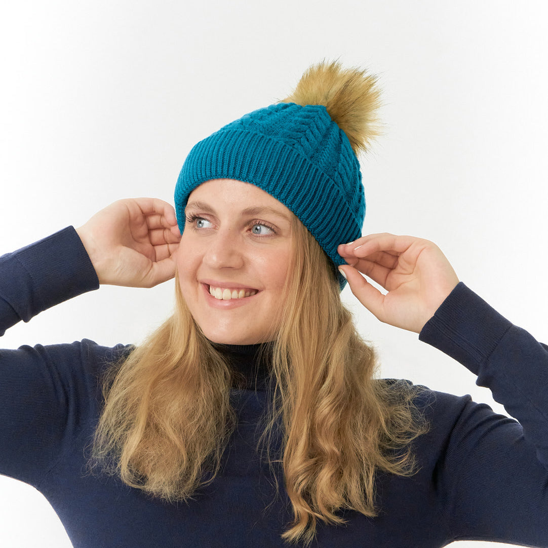 Surprizeshop Ladies Lined Waterproof Bobble Hat with Cable Knit Design