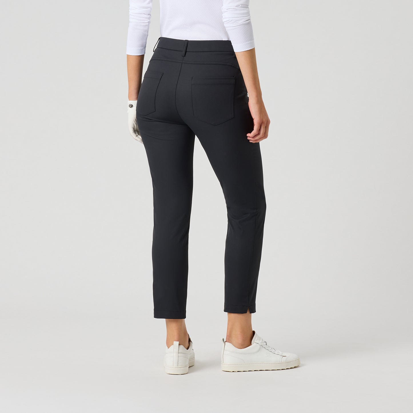 Daily Sports Ladies 7/8 Trousers in Black - The Wardrobe Essential with Timeless Appeal
