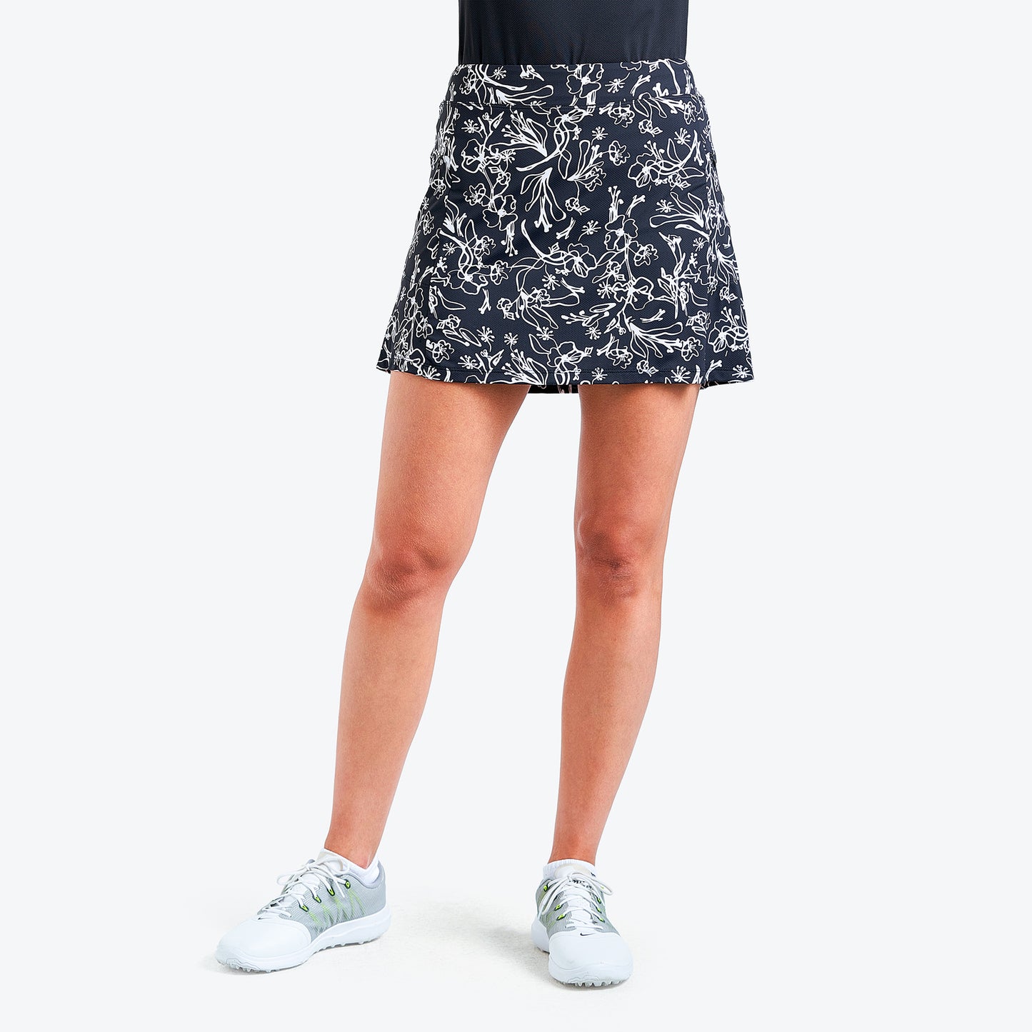 Nivo Ladies Livcool Pull-On Skort in Black & White Abstract Floral Print