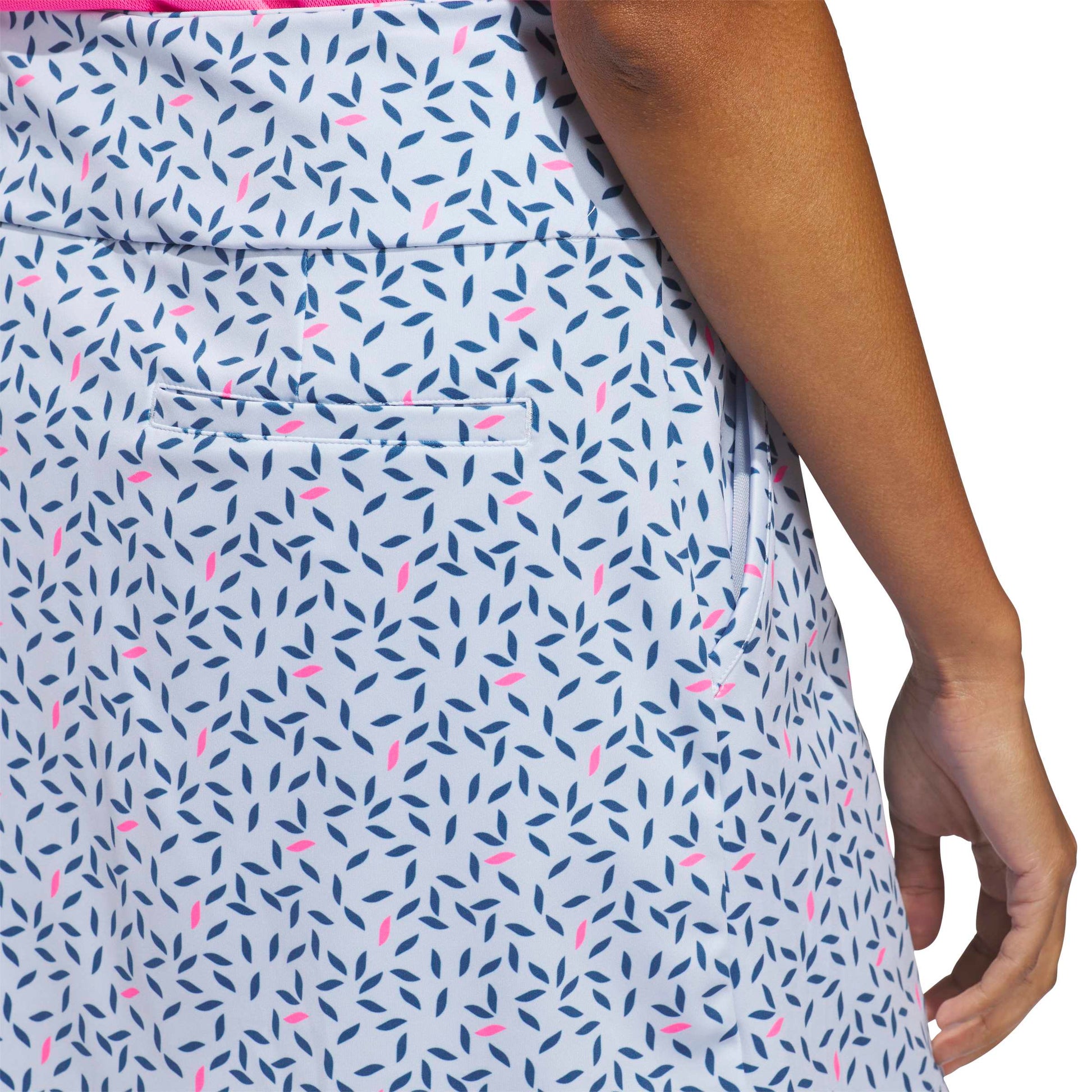 adidas Ladies Golf Skort with Elegant Print and Flattering Pull-On Waistband for a Smooth Silhouette