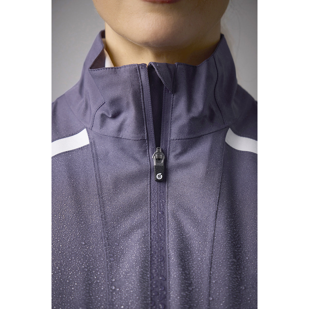 Sunderland Ladies Lightweight Waterproof Jacket - Timeless Protection for Every Round