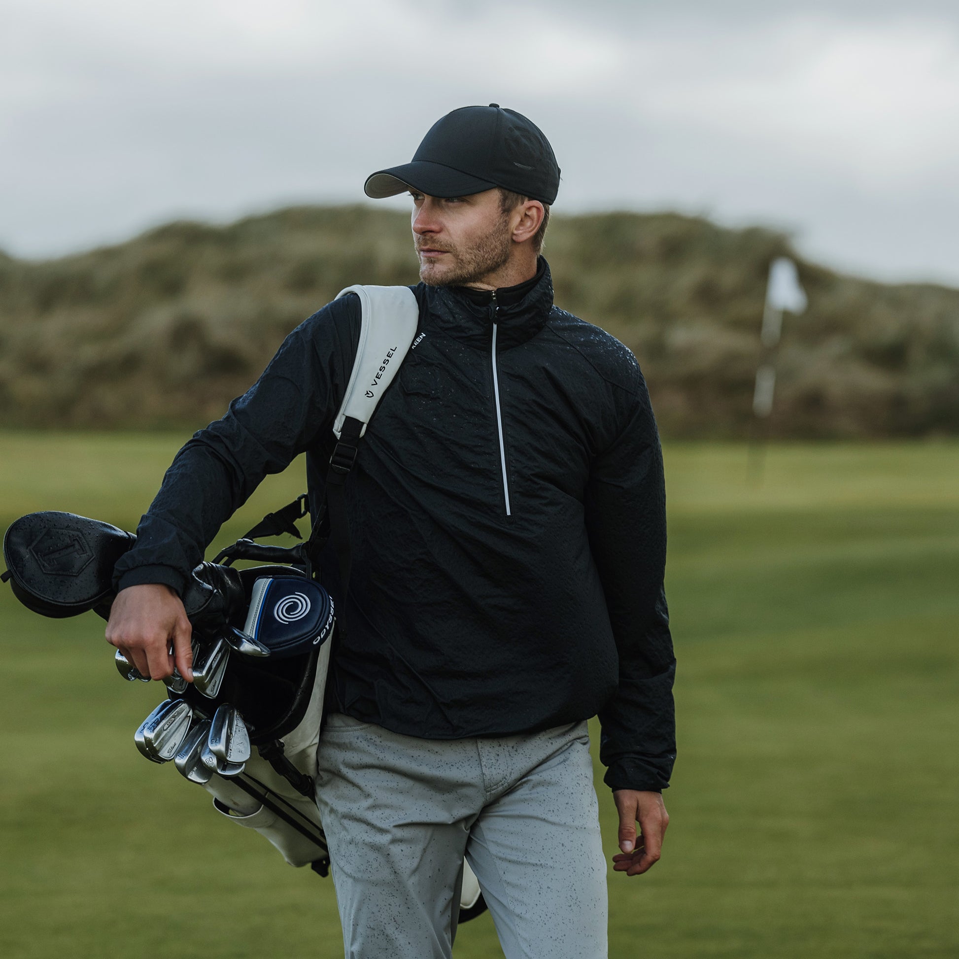 Galvin Green Mens Black Windshirt with Water Repellent Finish